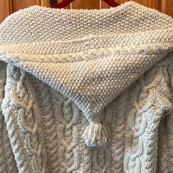 Indigenous One Wear cream off white cable knit sweater with hood. - Picture 6 of 16
